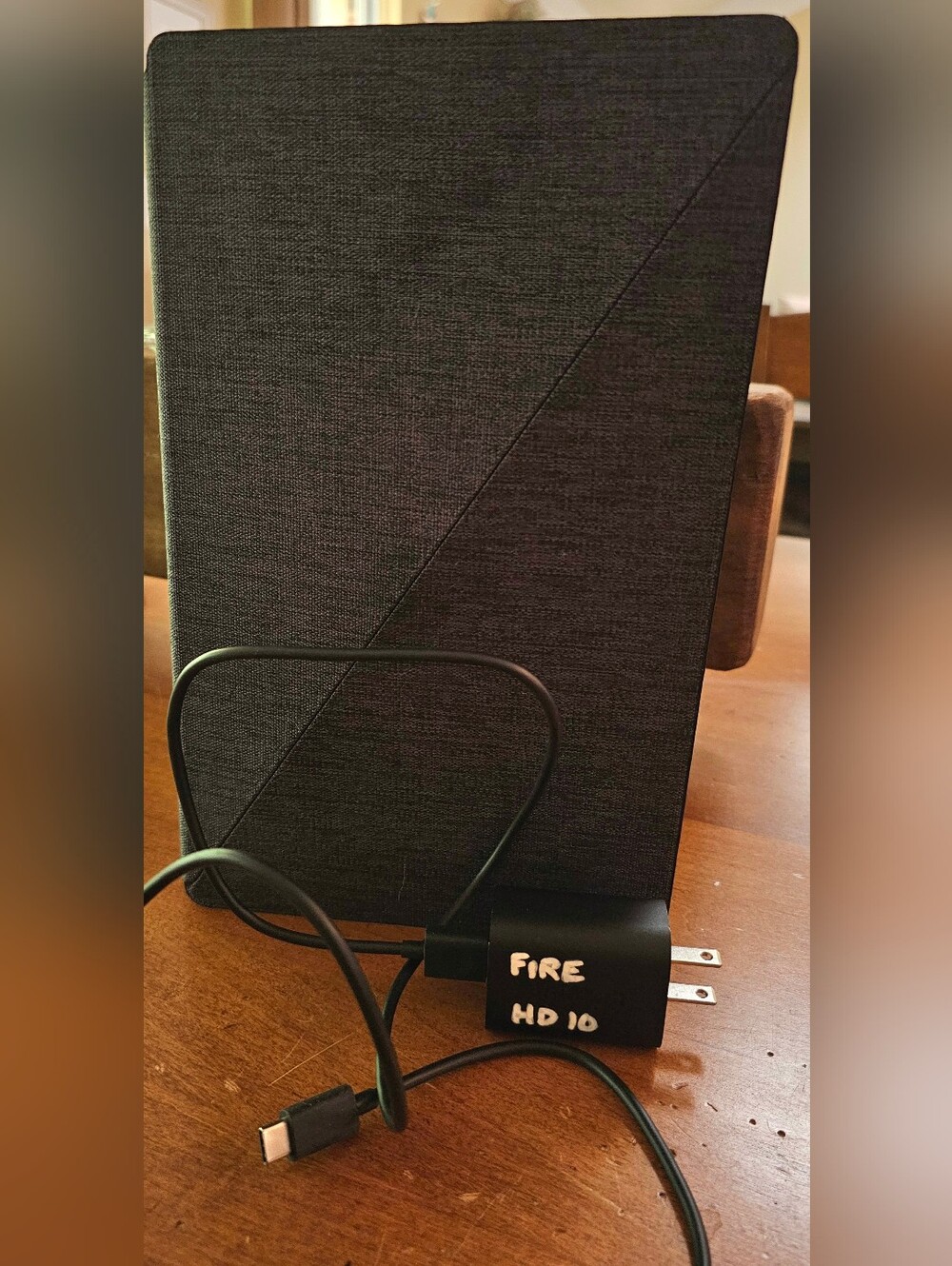 Amazon Fire HD 10 Tablet (9th Gen) 64GB - Like New w/ Case & Charger - Picture 3 of 5
